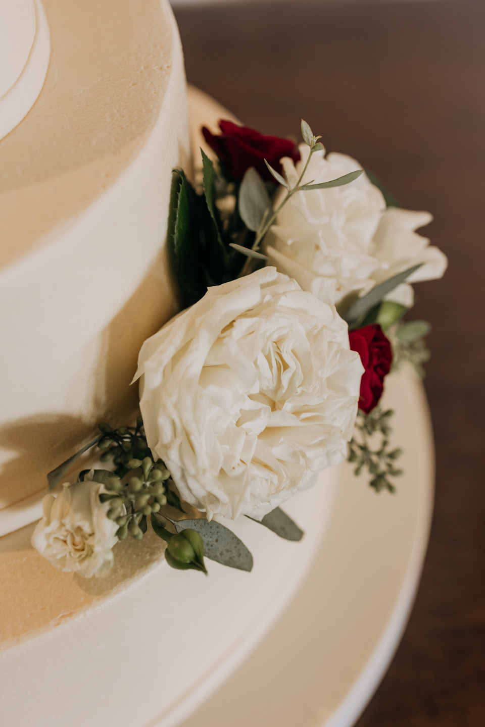 Floral detail on wedding cake