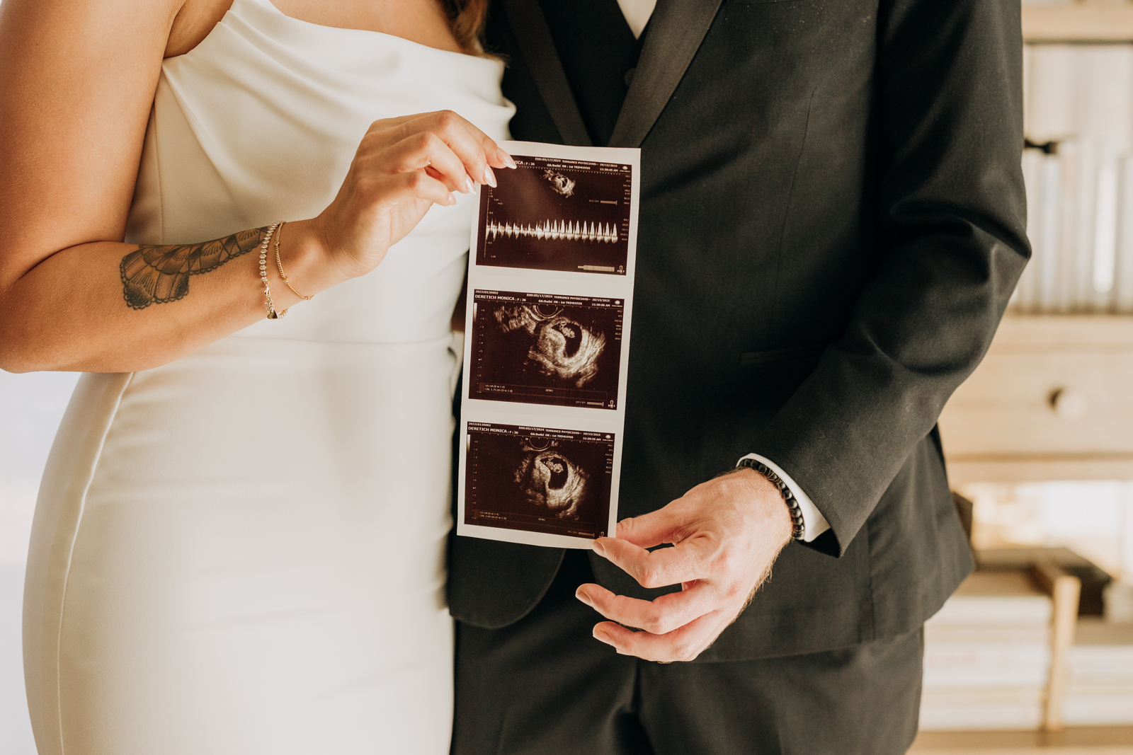 Pregnancy announcement at wedding