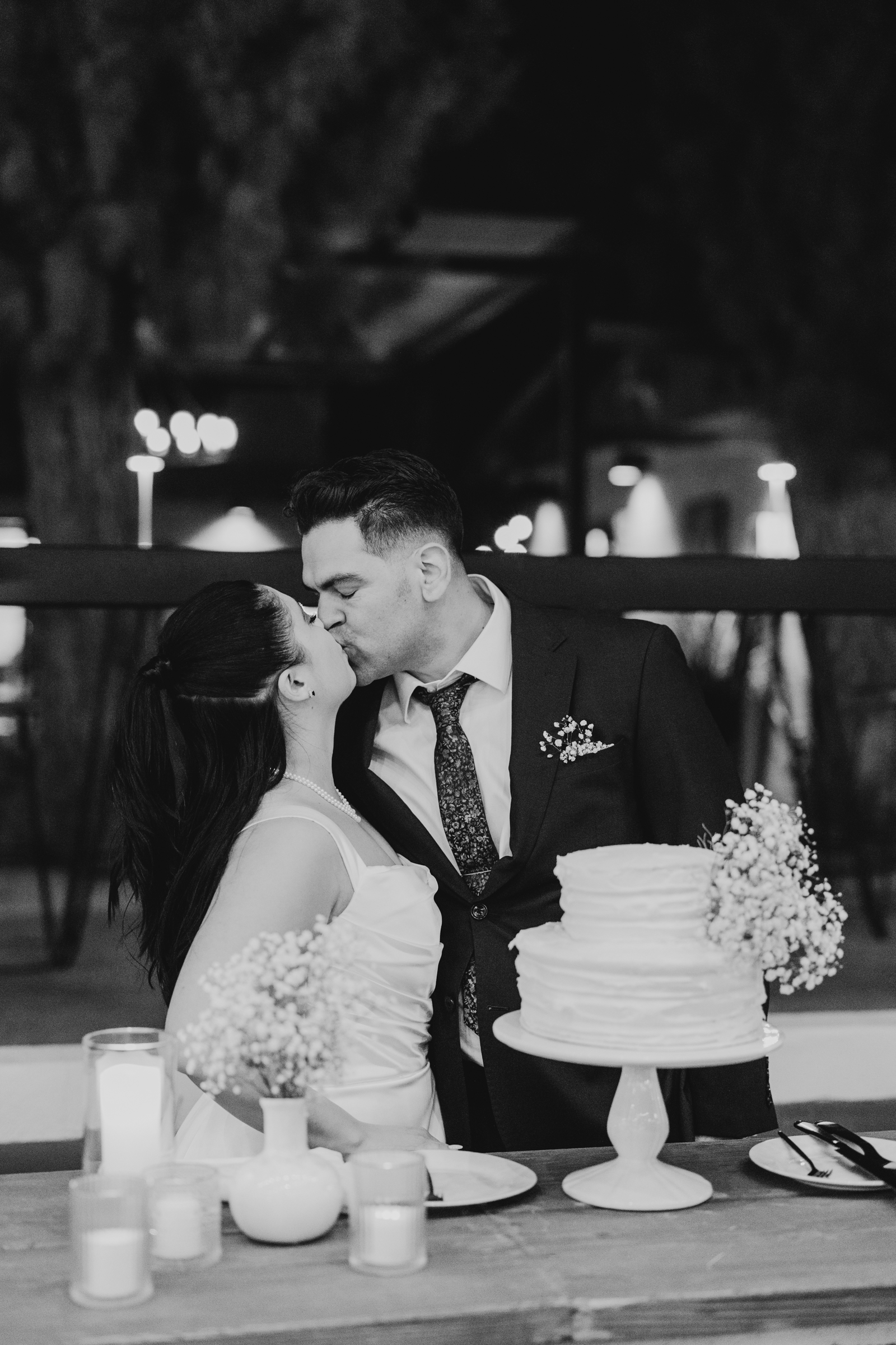 Cake cutting wedding photos