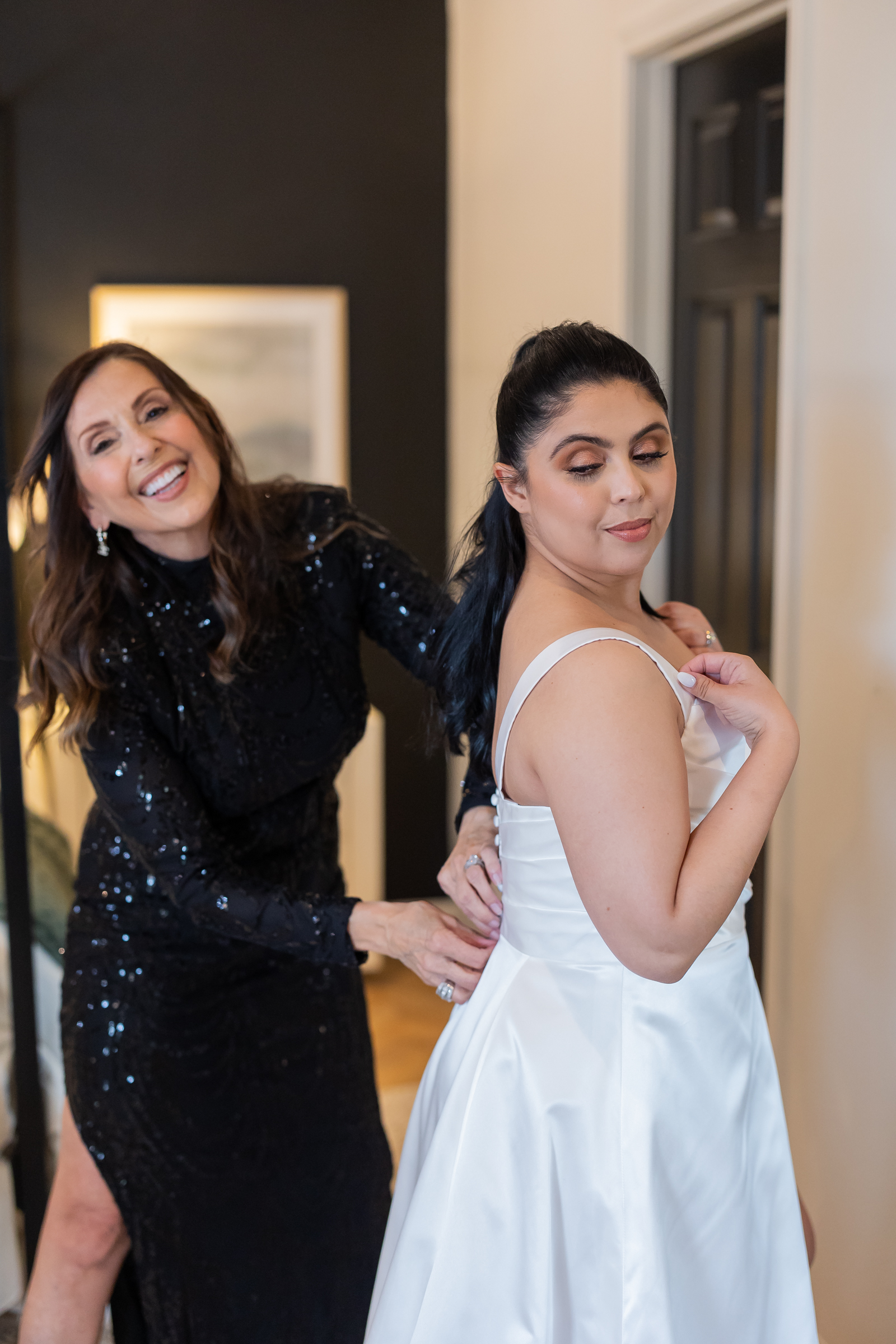 Mother daughter wedding photos