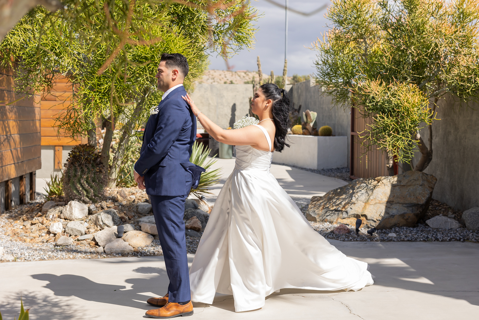 First look wedding photos