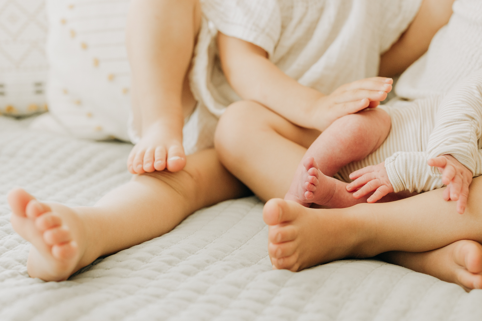 Newborn baby and sibling photos